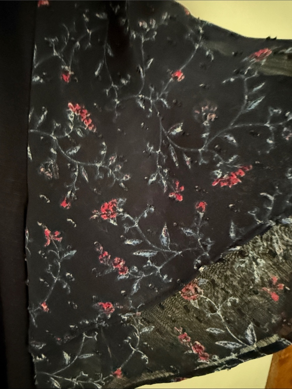 Maurices Navy Floral Flutter Sleeve Lace-Hem Top Size XL - Picture 4 of 8